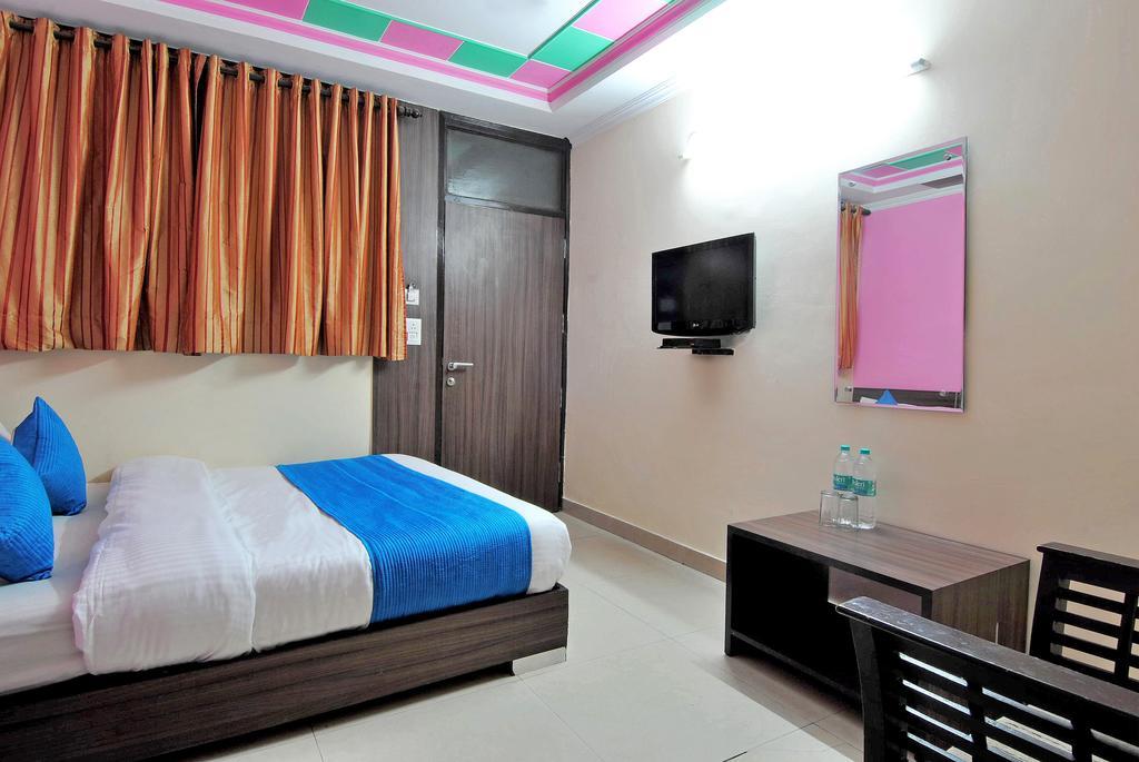 ניו דלהי Hotel Durga International חדר תמונה