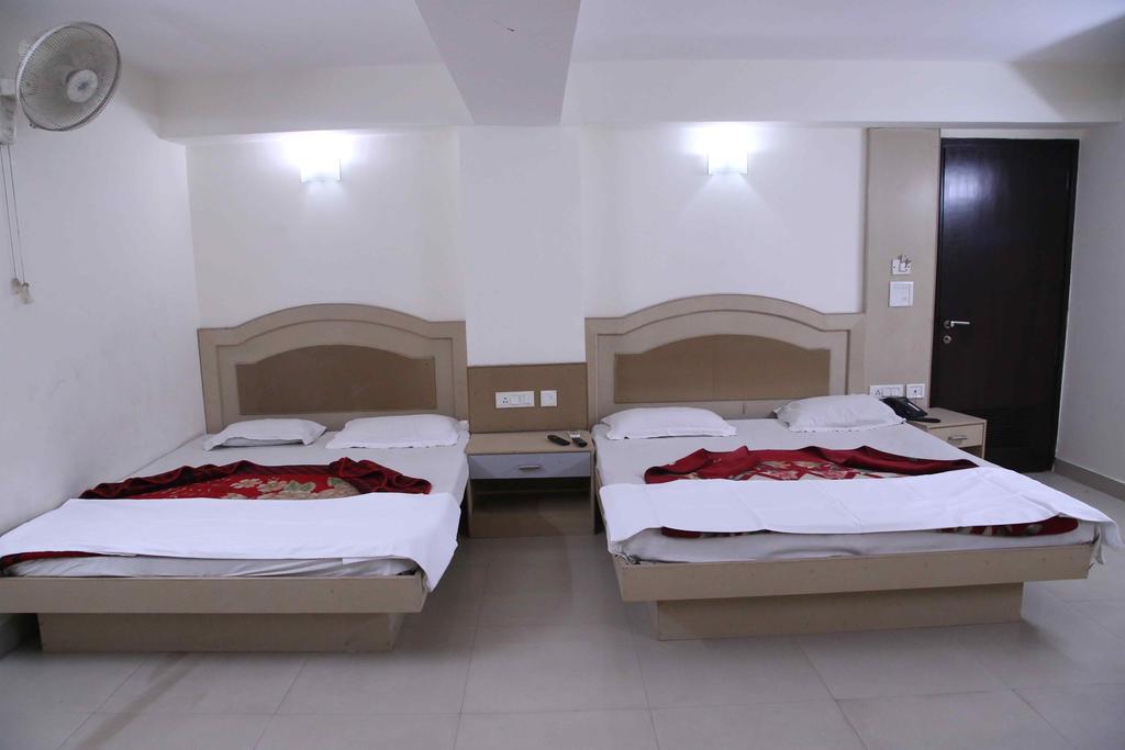 ניו דלהי Hotel Durga International חדר תמונה